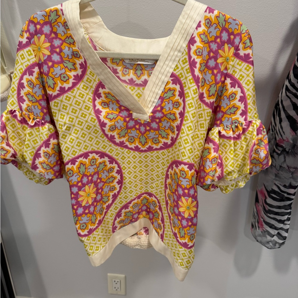 Robert Graham Yellow Graphic Short Sleeve Blouse